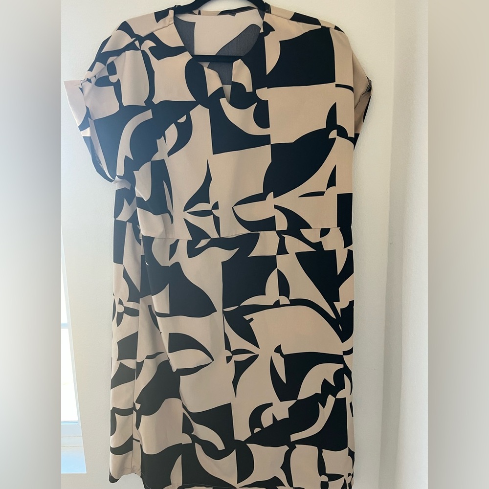 SHEIN geometric cap sleeve dress beige black midi 8/10 Large - Picture 4 of 4
